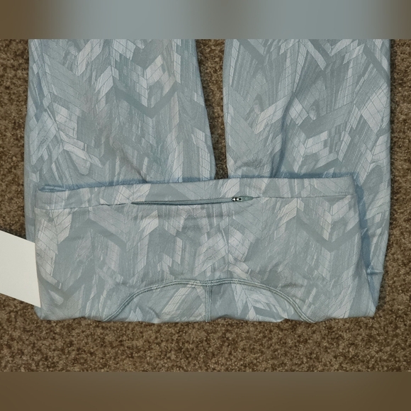 NWT - LULULEMON Swift Speed High Rise Crop 21" Leggings - size 6 - Picture 11 of 15